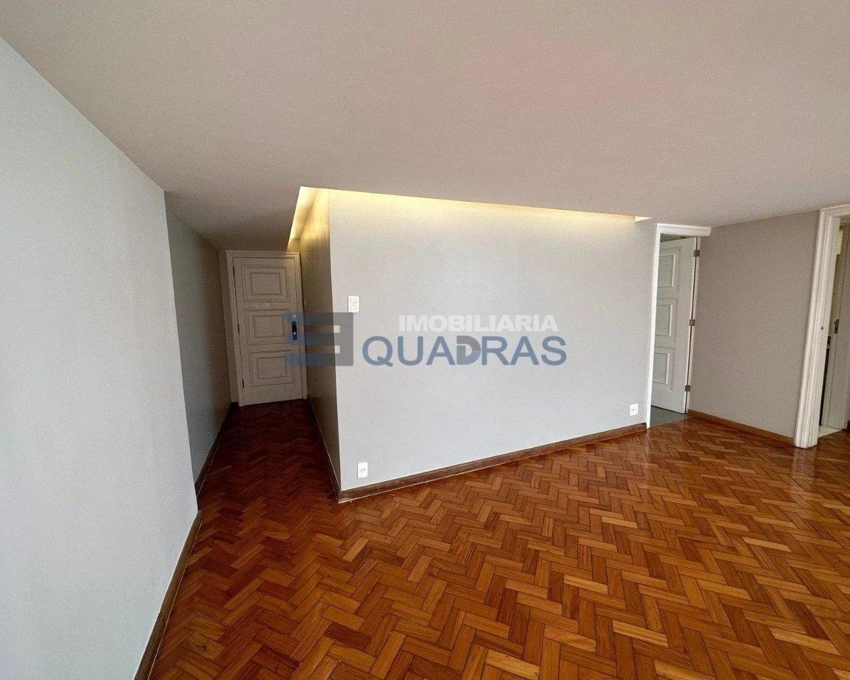 4-bedroom apartment with a home office in Rio de Janeiro — photo 47