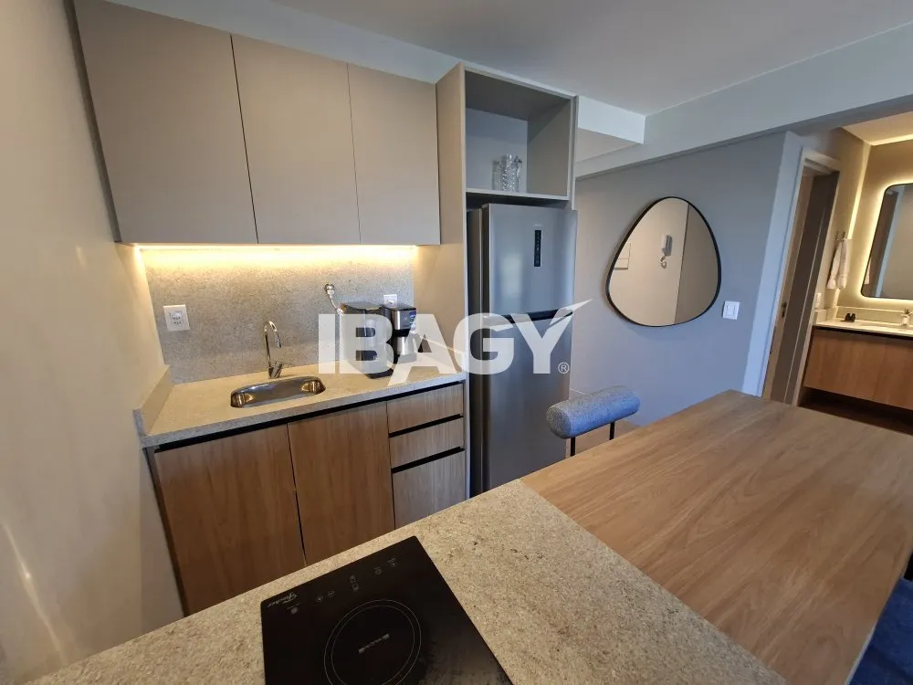 Studio with a glassed-in balcony and open-plan kitchen — photo 143