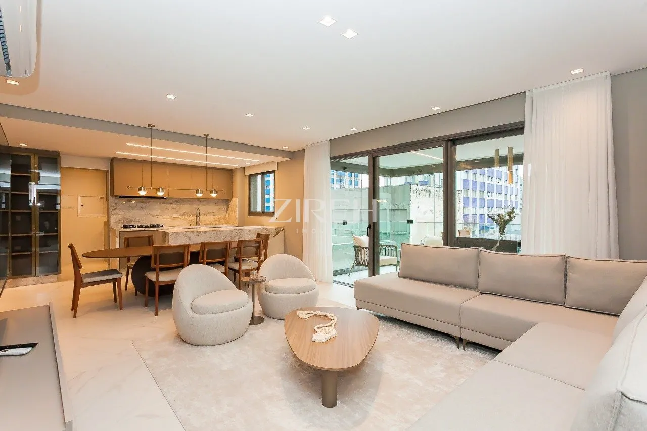 3-bedroom apartment with a home office in Curitiba
