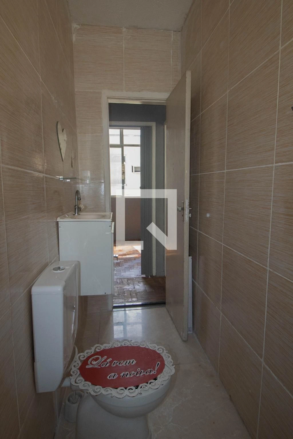 Departamento de 1 dormitorio con piso de madera o laminado — photo 25