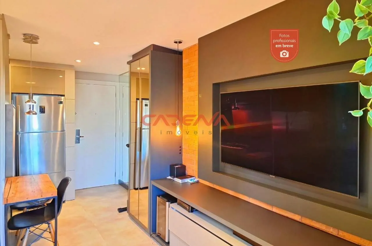 Оздоблений студіо 57 м² з 1 спальнею та балконом із склом — photo 7