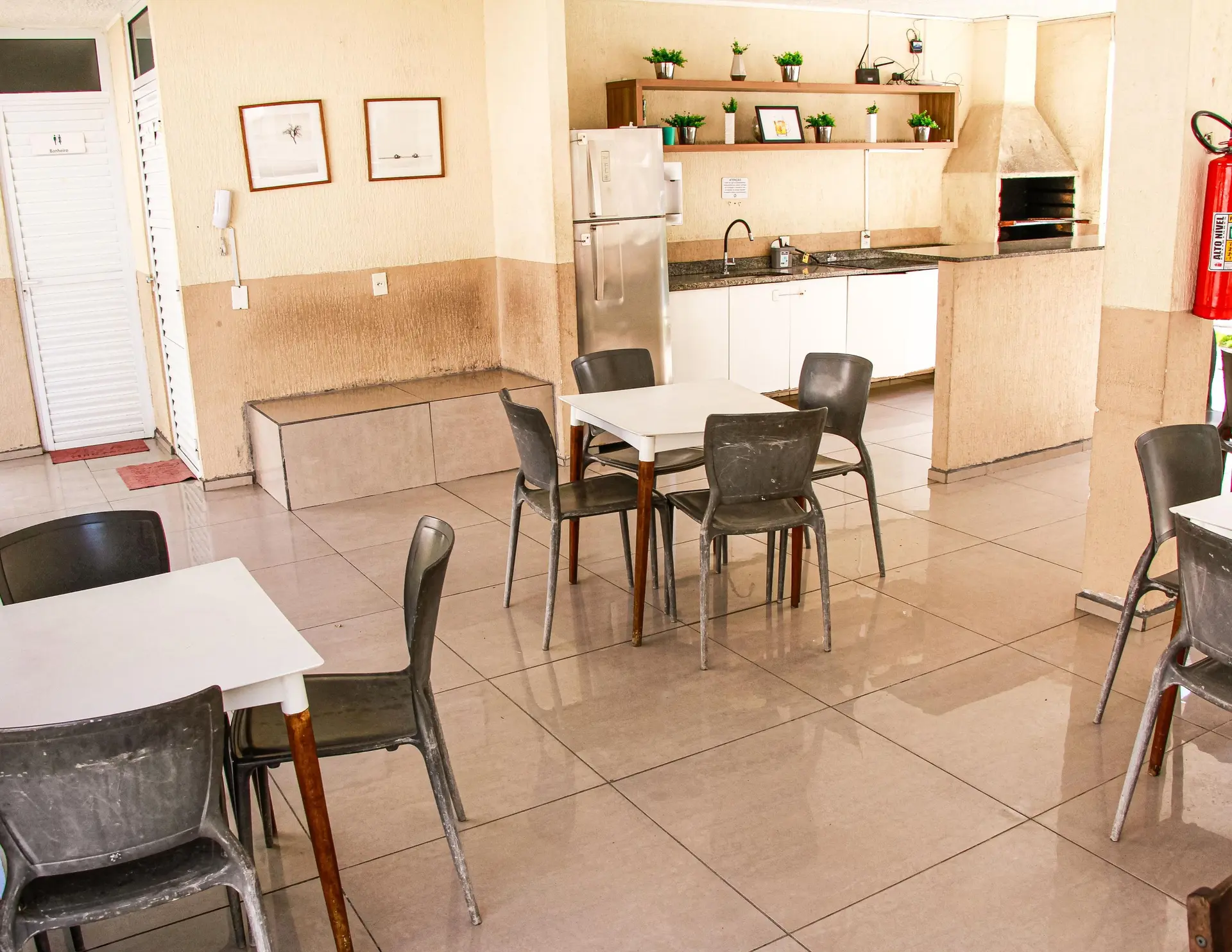 Apartamento com 2 quartos e 1 banheiro, sem vaga