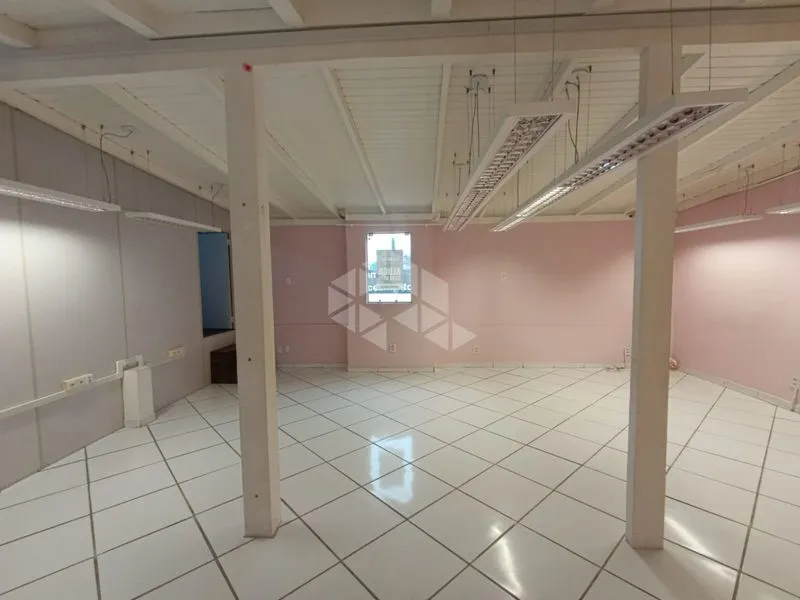 80 m² studio with balcony and air conditioning — photo 5