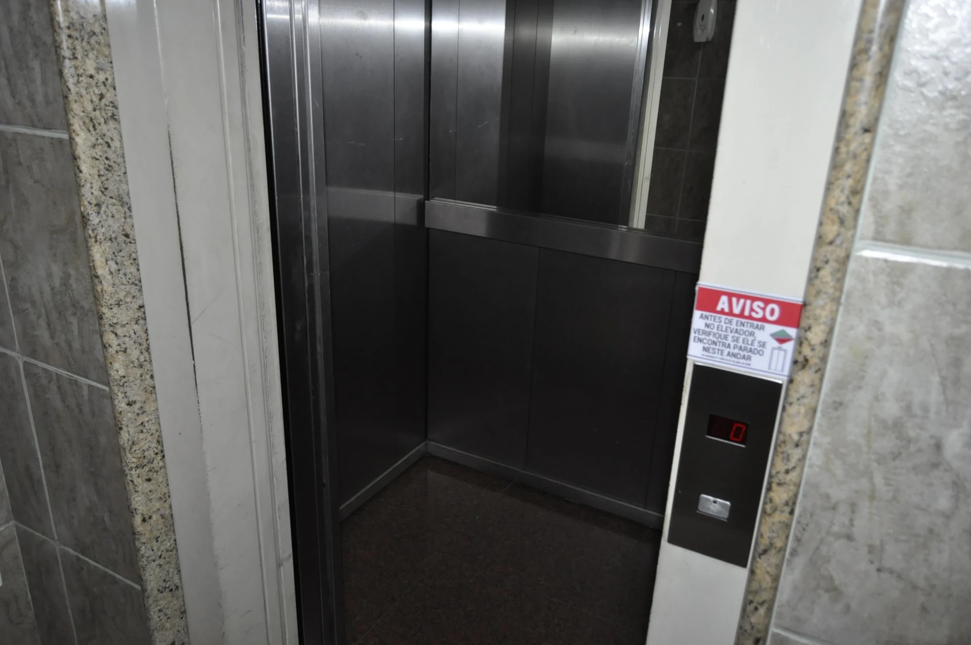 Apartamento mobiliado com 2 quartos e varanda privativa — photo 19