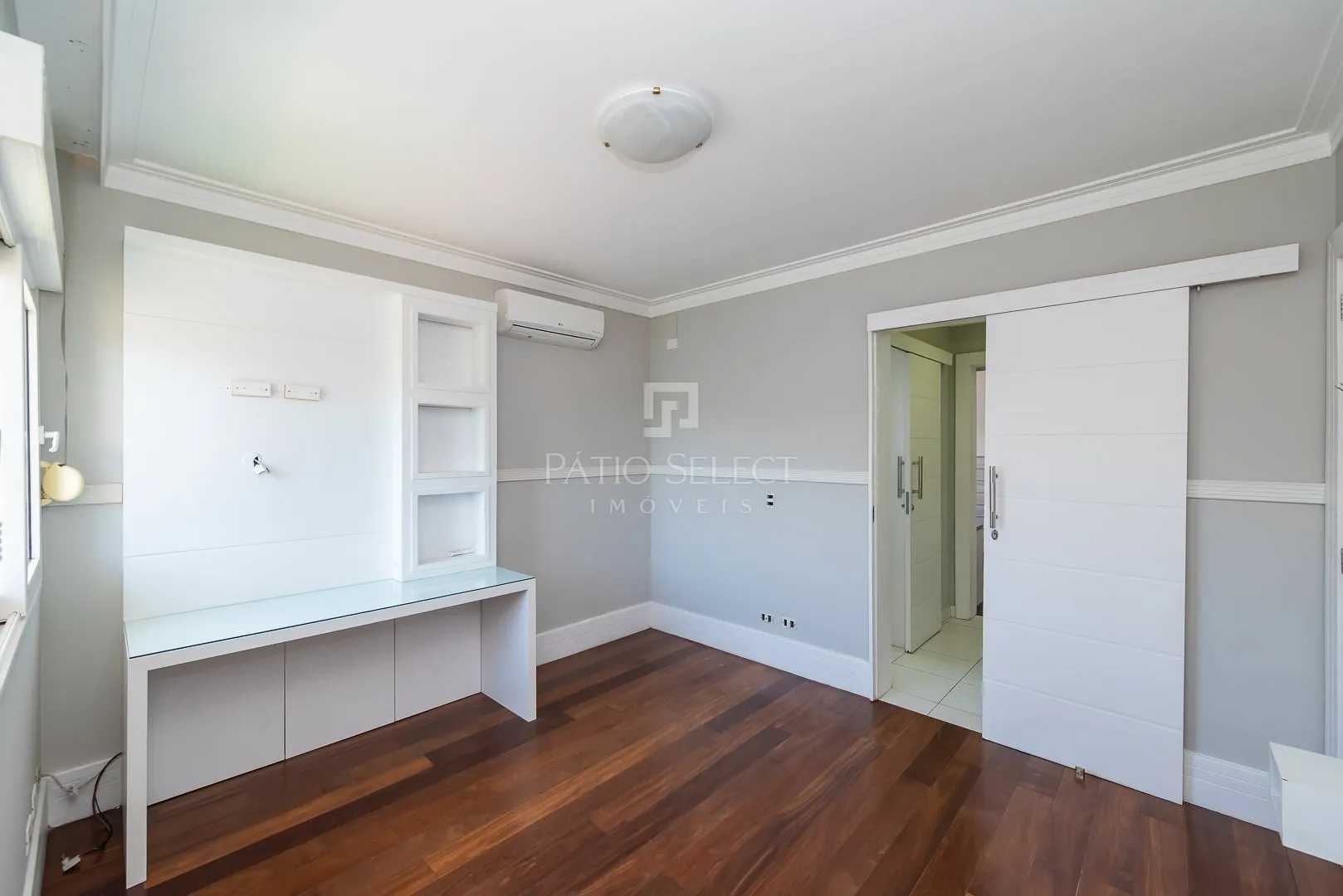 Furnished house, 305 m², with a bathtub — photo 60