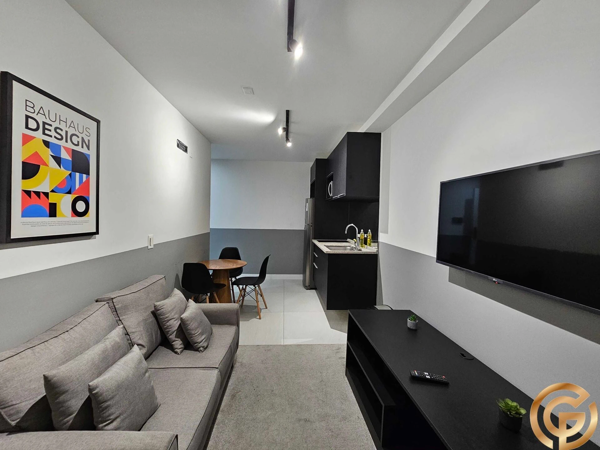 Furnished apartment, 39 m², with a washing machine — photo 11