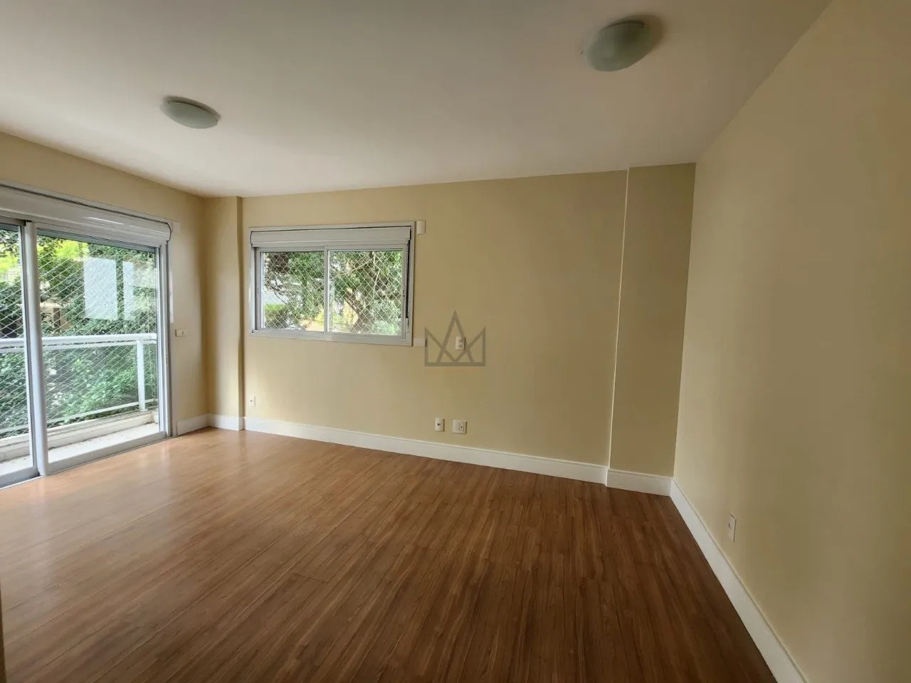 Departamento con ventanales de piso a techo en Florianópolis — photo 45