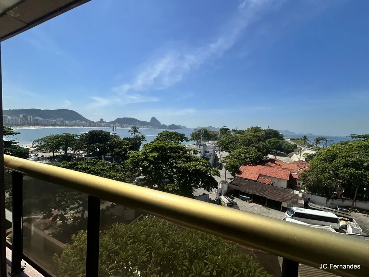 2-bedroom, 2-bath apartment with water and city view — photo 13