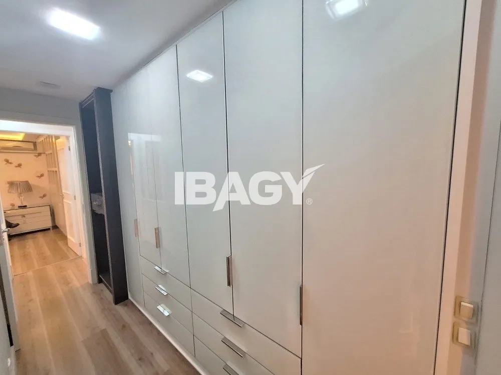 Furnished apartment with 2 en-suite bedrooms and 2 parking — photo 2