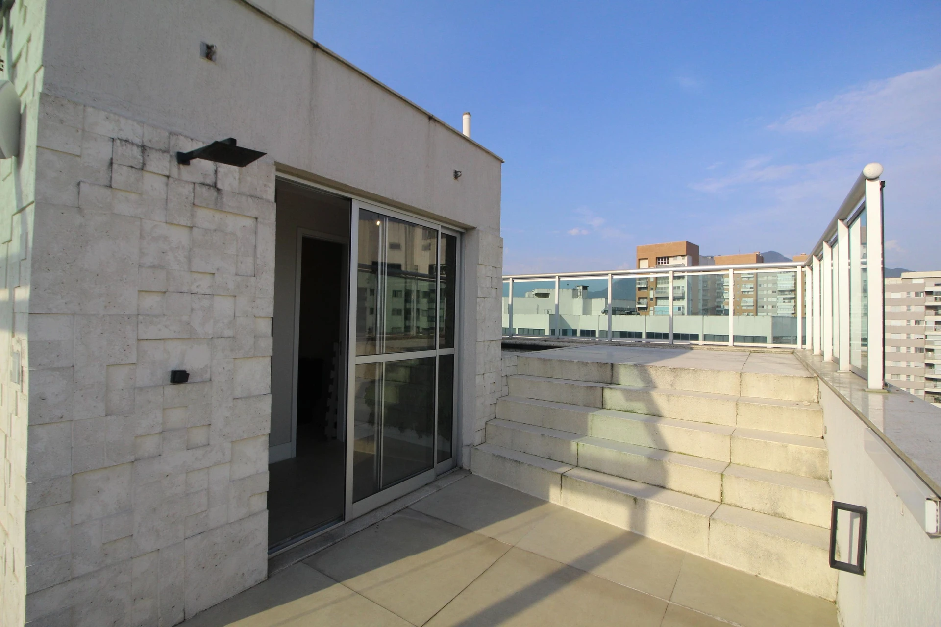 4-bedroom apartment in a building with a sauna — photo 53