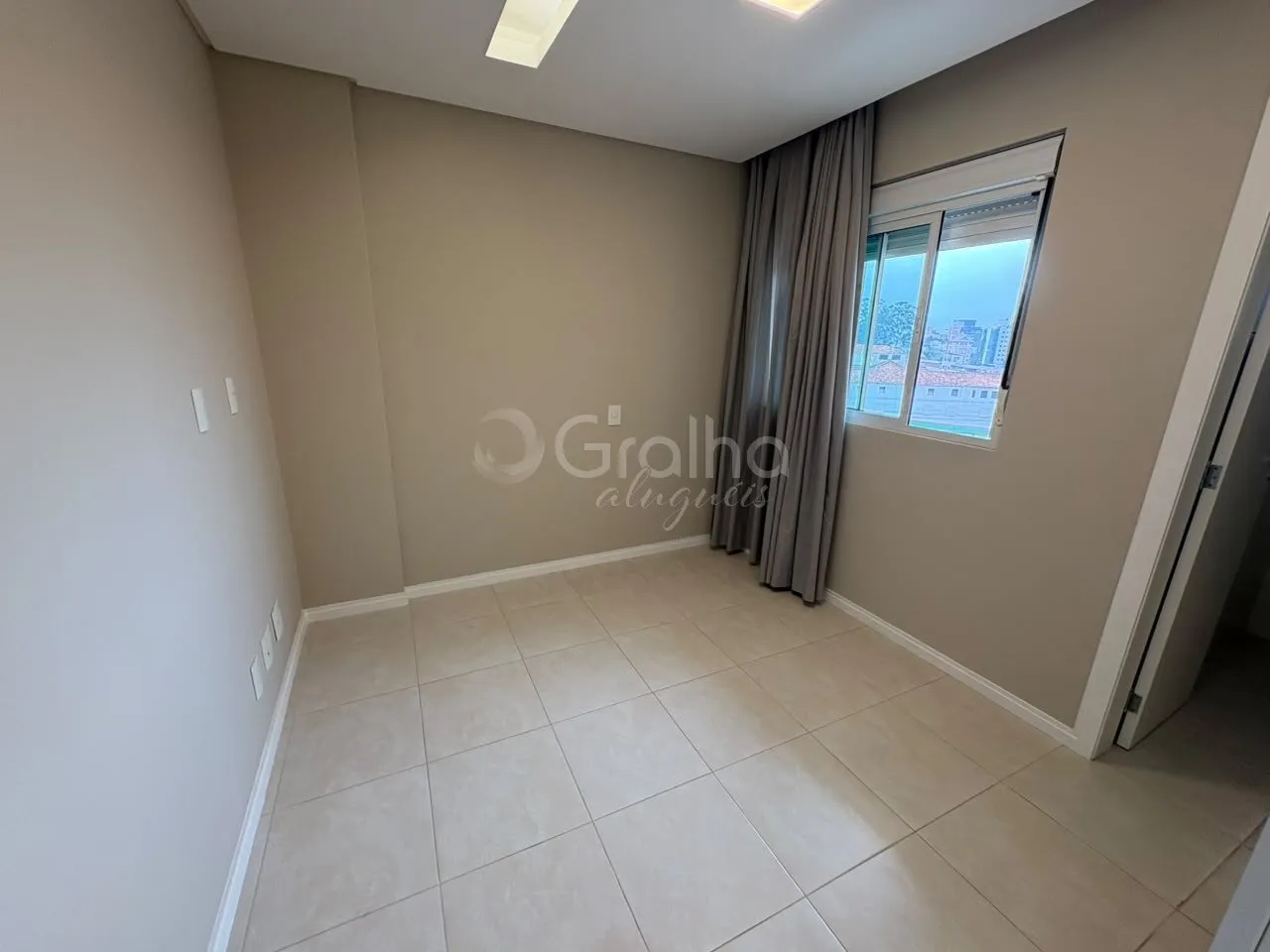 94 m² apartment with a walk-in closet and a dishwasher — photo 7