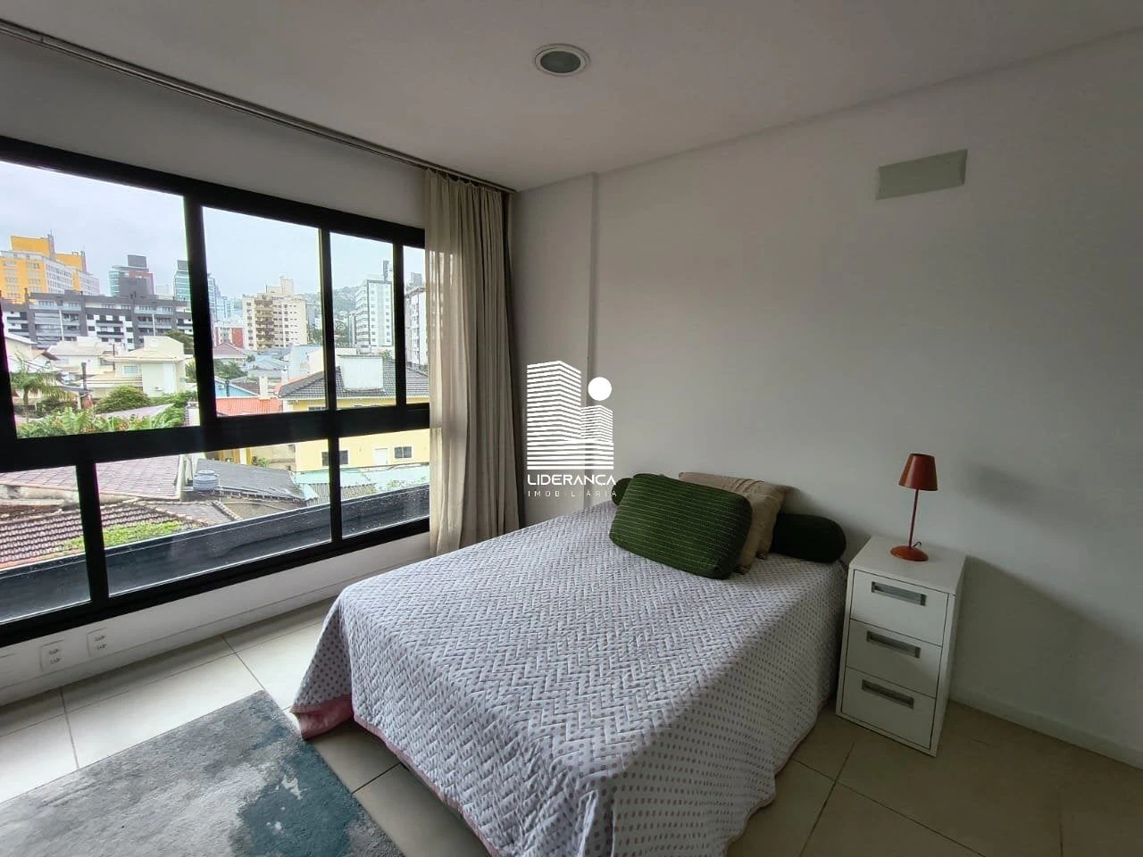 Washing machine in a one-bedroom apartment, 85 m² — photo 17