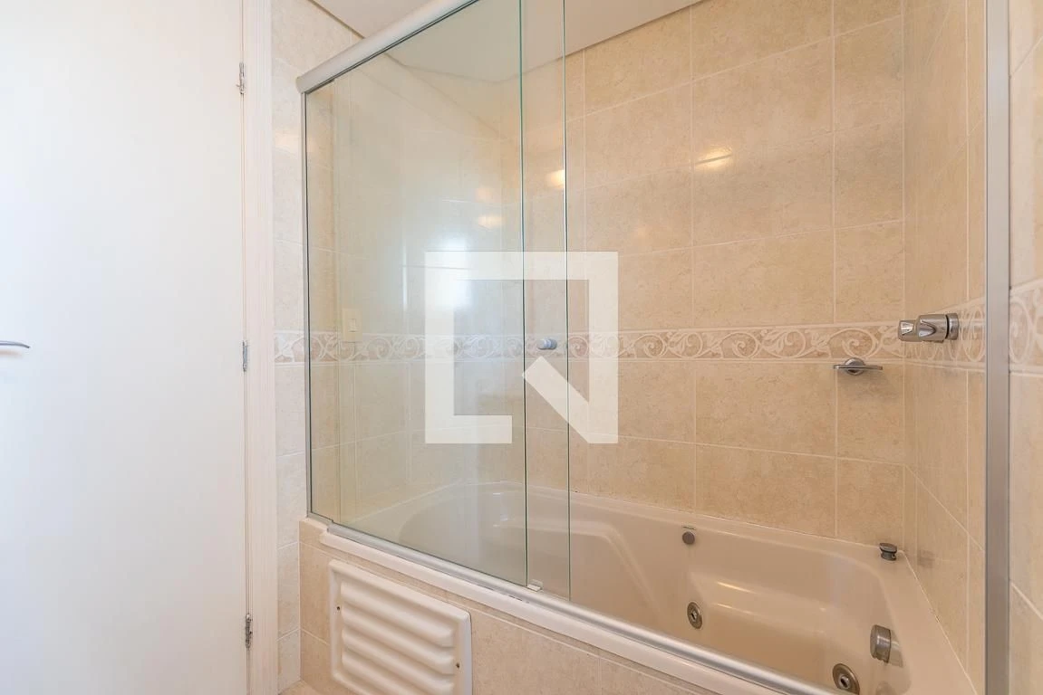 Furnished apartment, 130 m², with a jacuzzi — photo 83