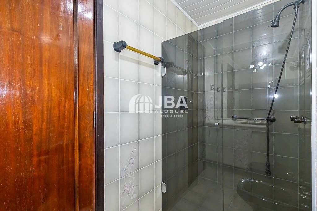 2-bedroom apartment with wood or laminate floors in Curitiba — photo 29