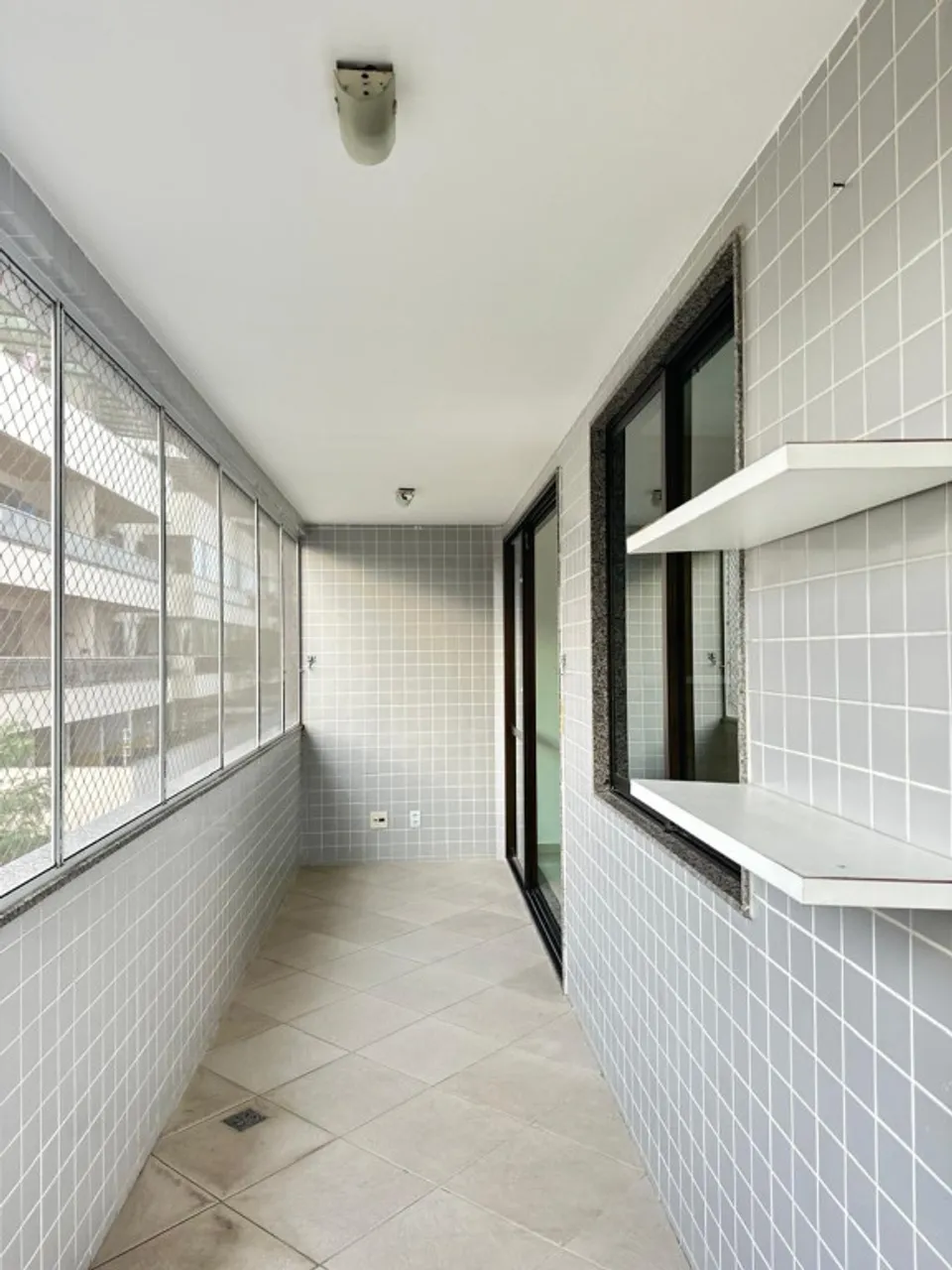 3-bedroom apartment with a separate kitchen and stove — photo 9