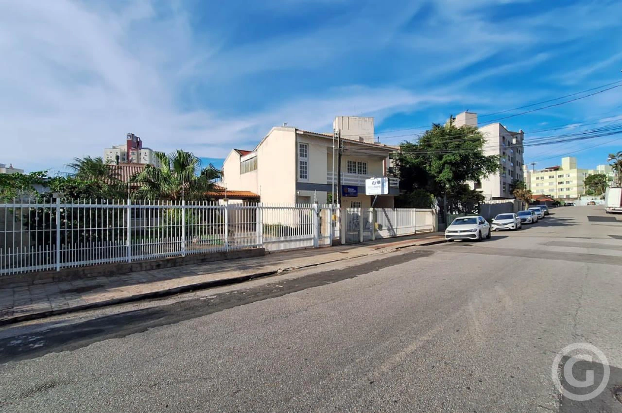 210 m² house with 3 bedrooms and 7 parking spots — photo 17