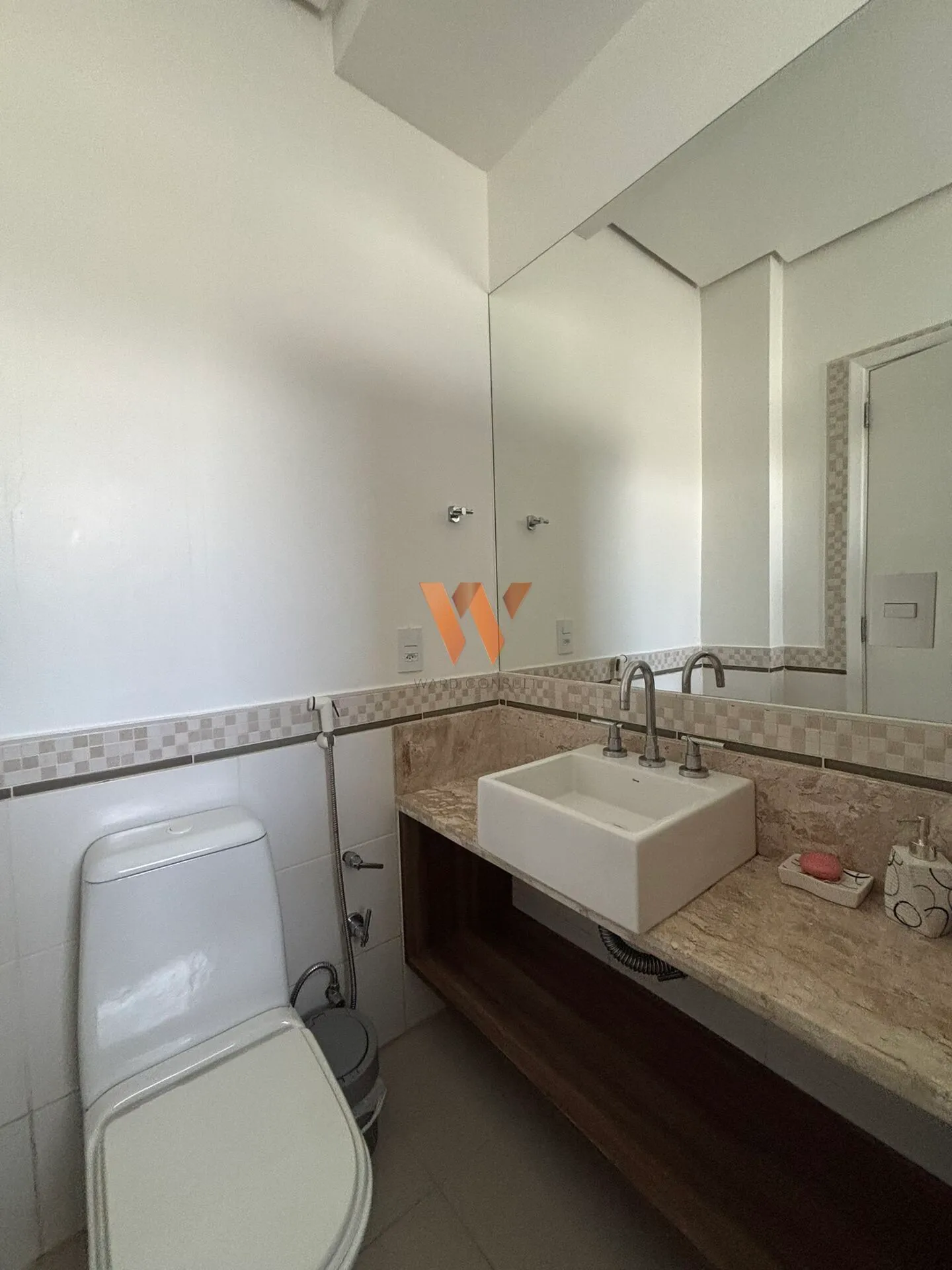 Furnished apartment with 3 en-suites and 236 m² — photo 37