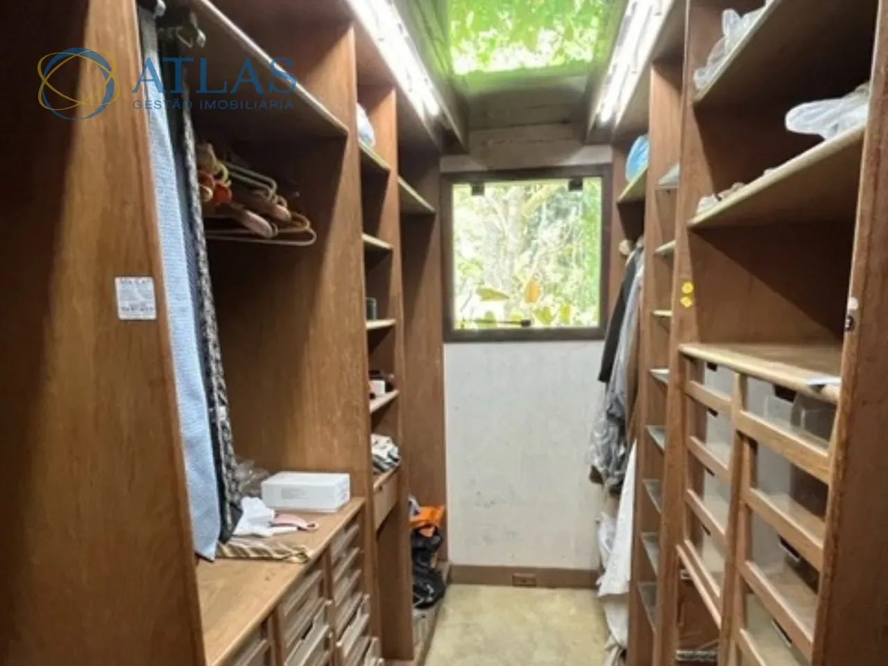 Будинок без меблів з 5 спальнями і 5 ванними, 903 м² — photo 32