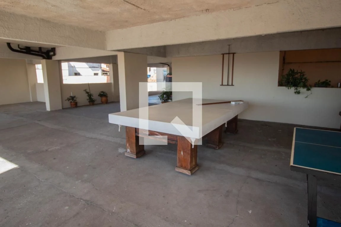 Apartamento mobiliado com 2 quartos e 1 vaga
