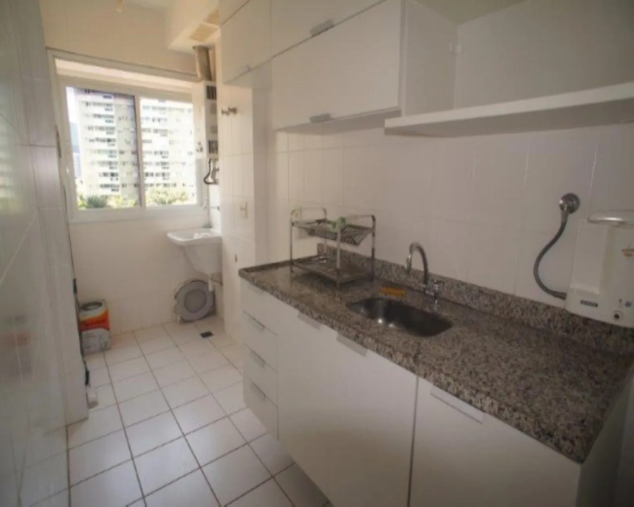 2-bedroom apartment with a mountain view — photo 29