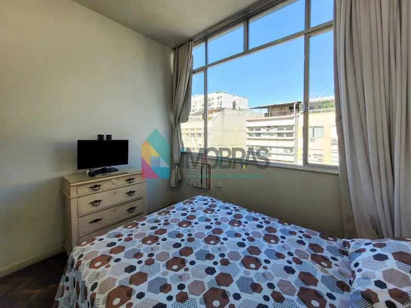 Furnished 1-bedroom apartment with city view — photo 8