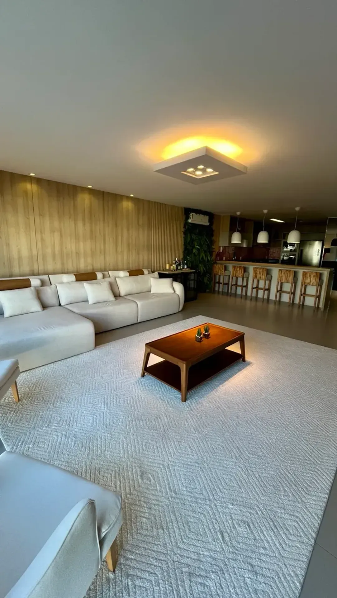 Furnished apartment with 3 en-suite suites