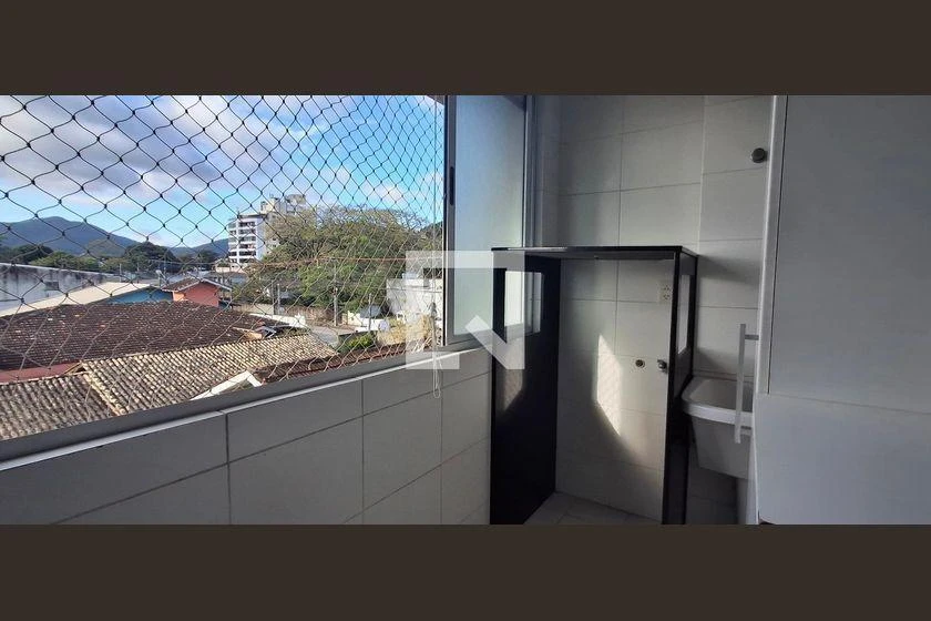 3-bedroom apartment in a building with a pool — photo 29