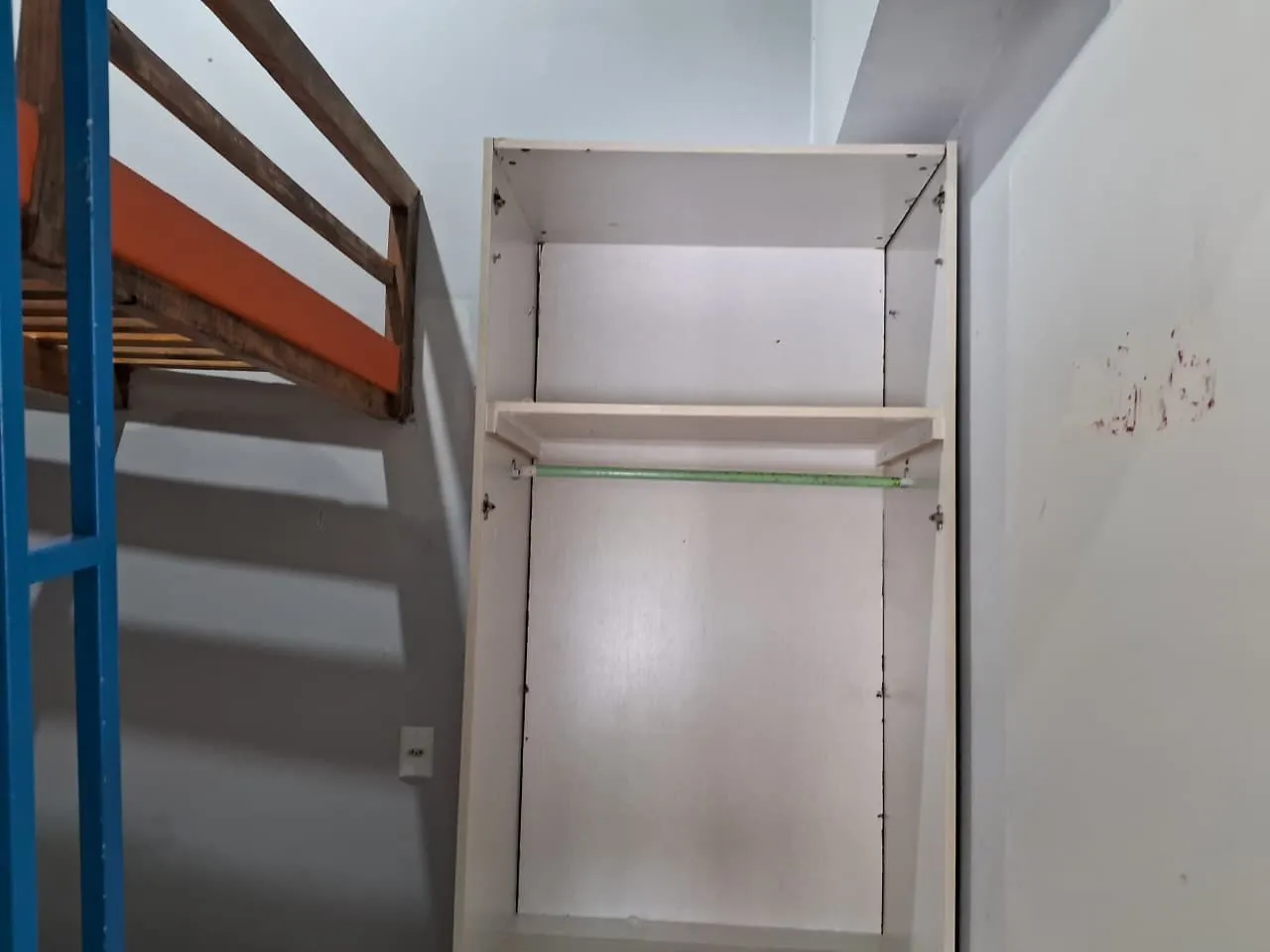 One-bedroom house with a washing machine — photo 10