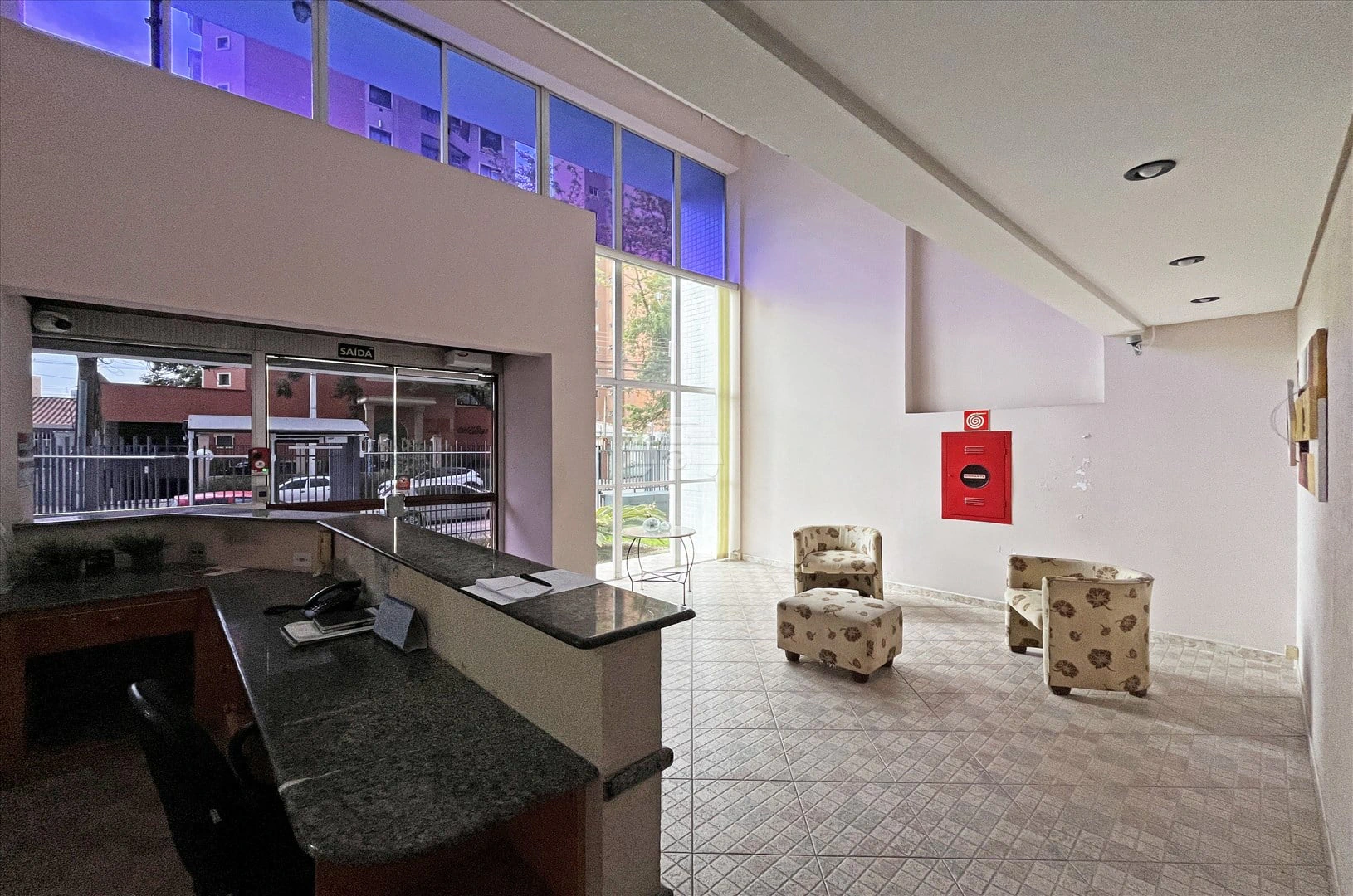 3-bedroom apartment with wood or laminate floors in Curitiba — photo 24