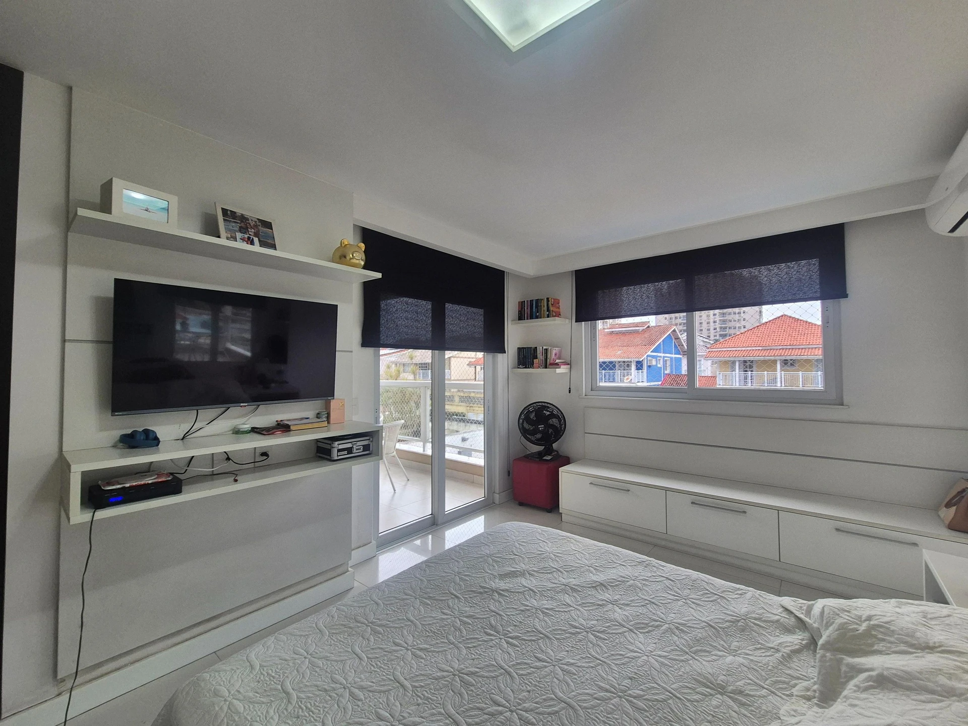 Garden in a 5-bedroom house, 400 m² — photo 9