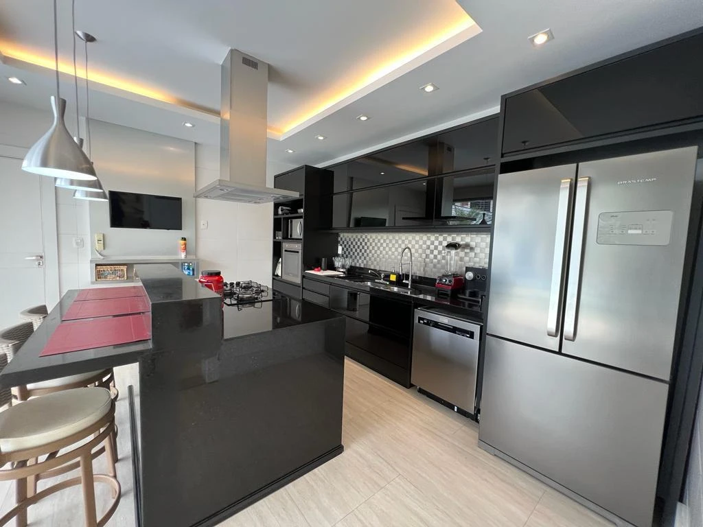 Furnished 700 m² house with 4 en-suites and 4 parking — photo 17