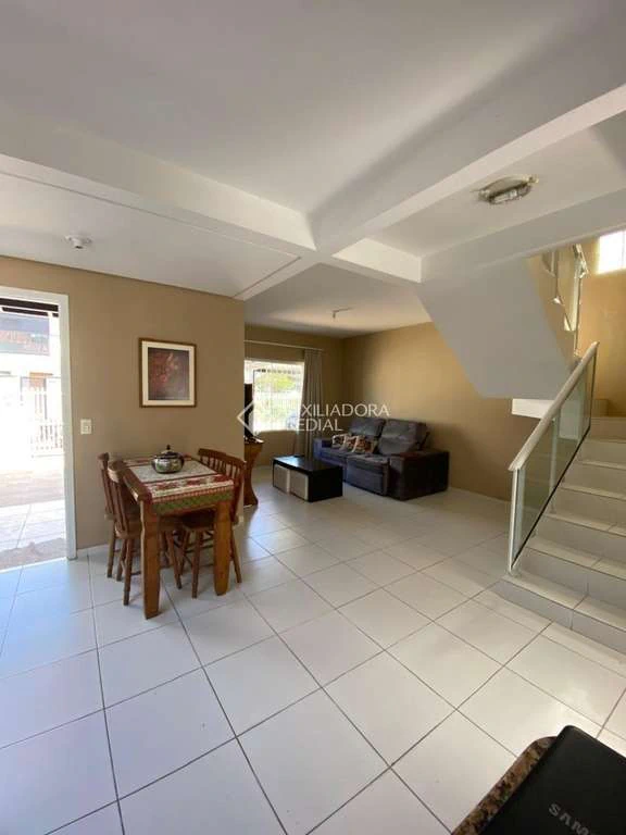3-bedroom house with open-plan kitchen