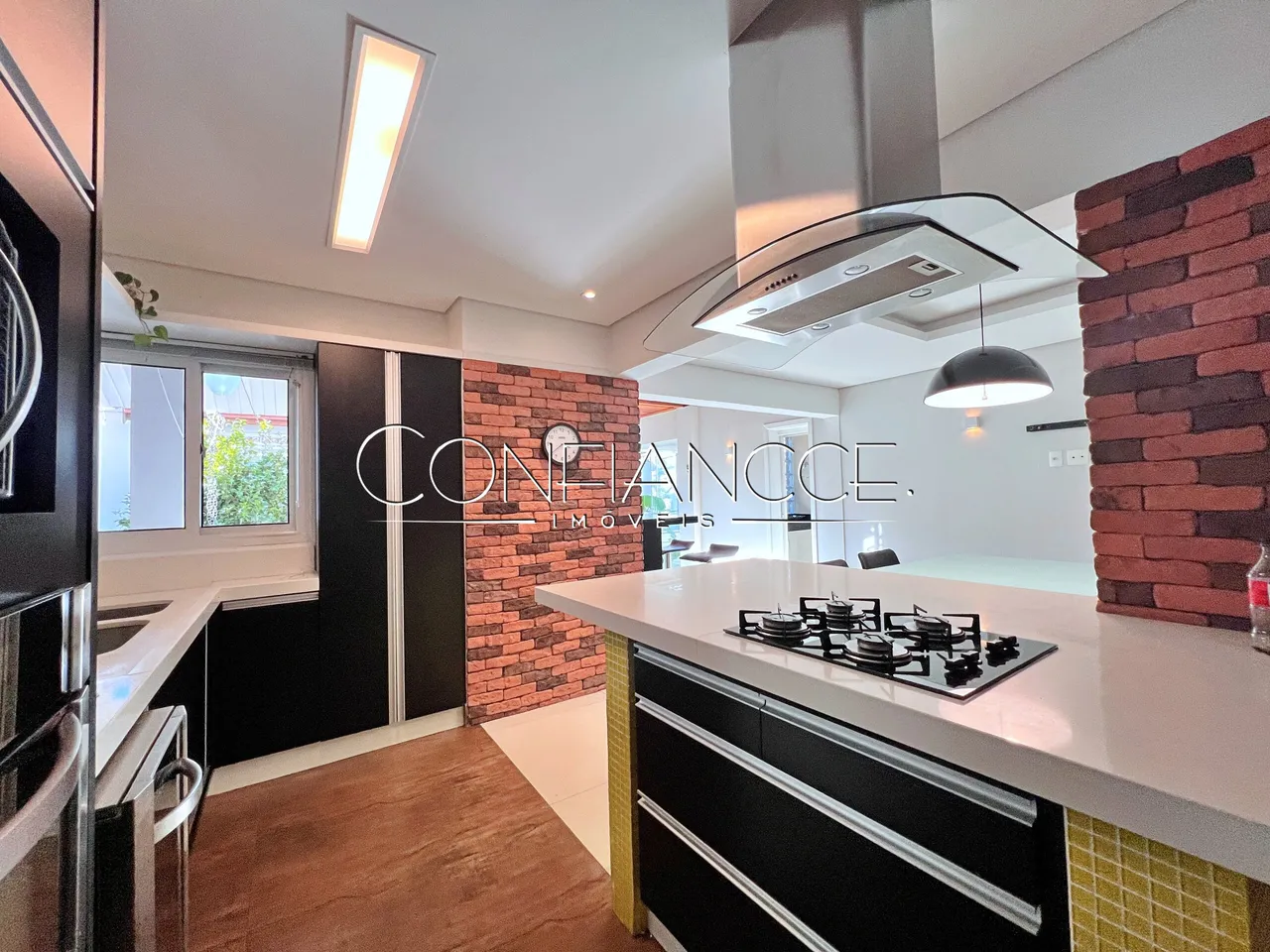 Casa em condomínio com 4 quartos e 6 banheiros — photo 9