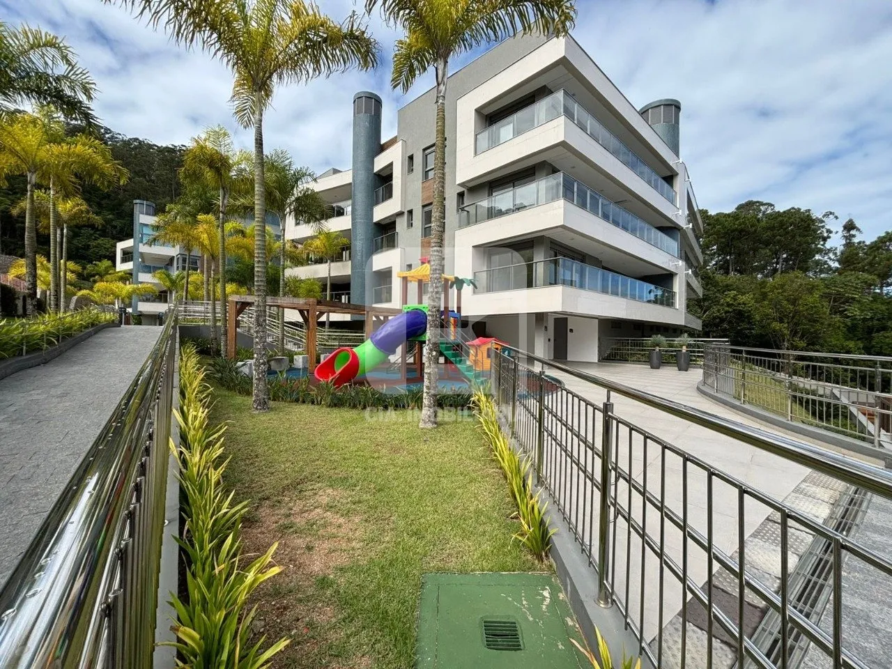 3 en-suite apartment with 284 m² and 2 parking spots