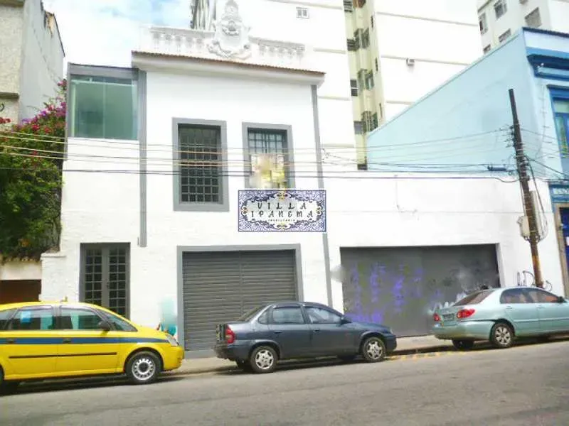 Unfurnished house with 4 bedrooms and 5 bathrooms — photo 13