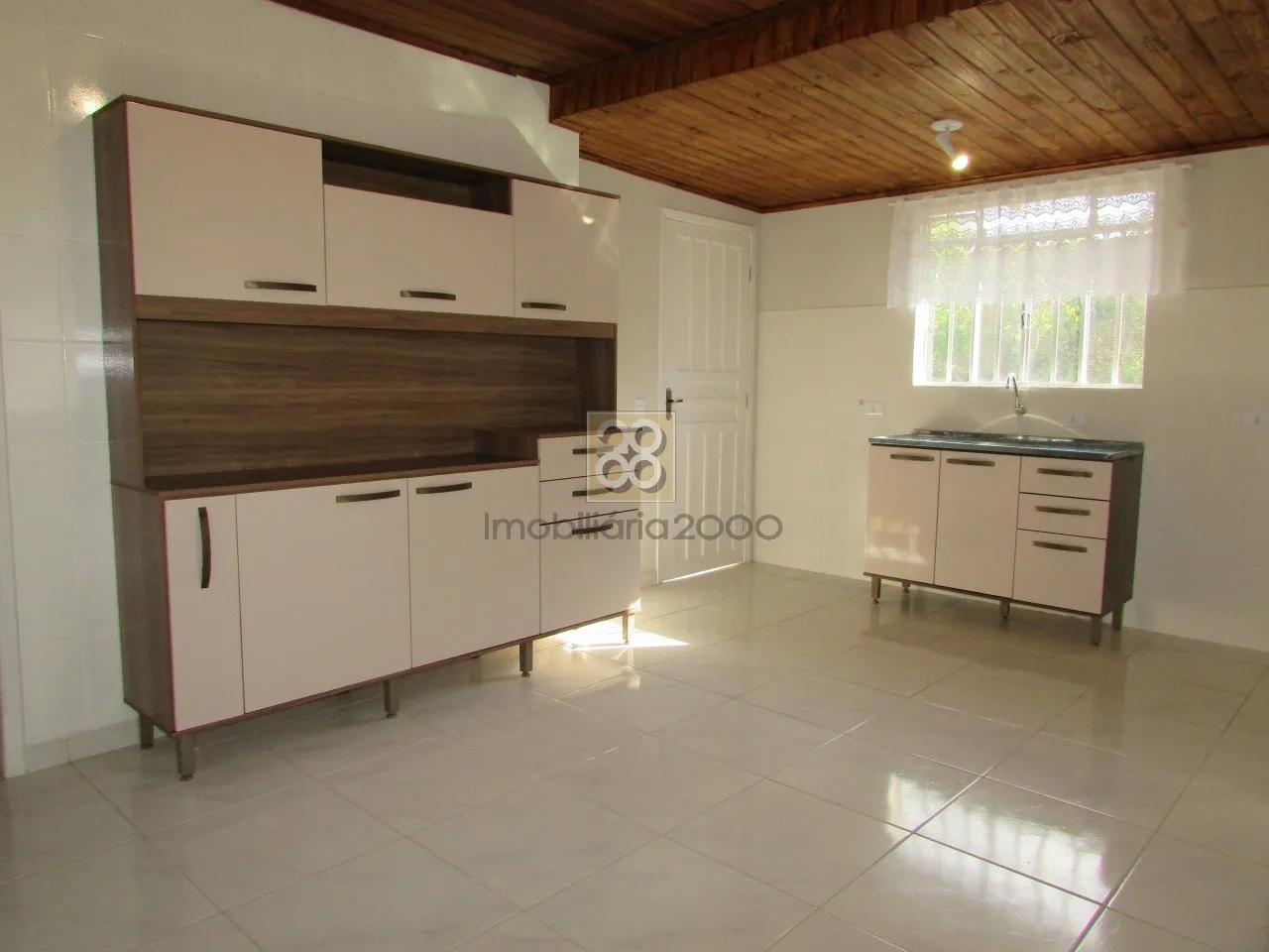 Casa térrea de 86 m² com 3 dormitórios e 3 vagas