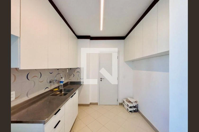 Walk-in closet in a 3-bedroom apartment, 83 m² — photo 2