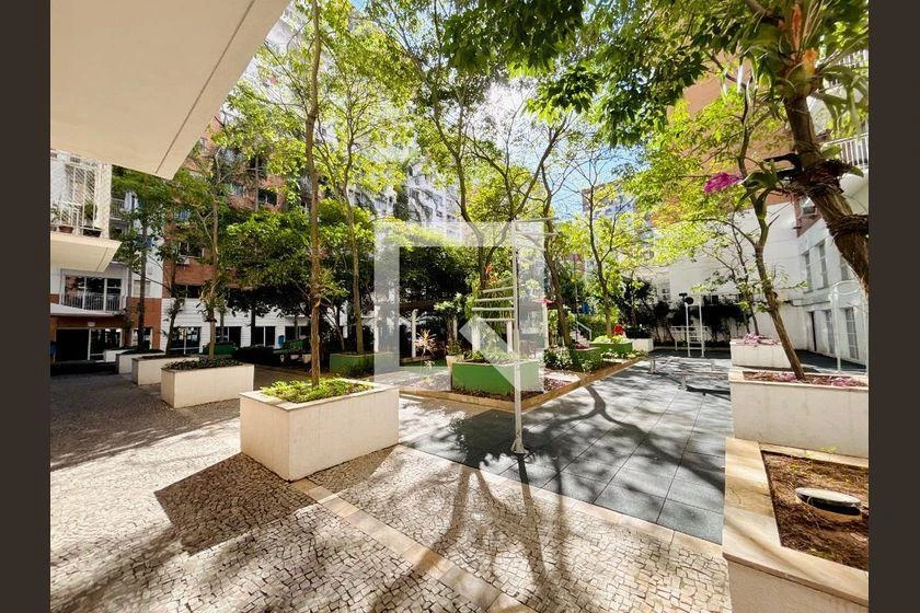 1-bedroom apartment with an open kitchen and balcony — photo 36