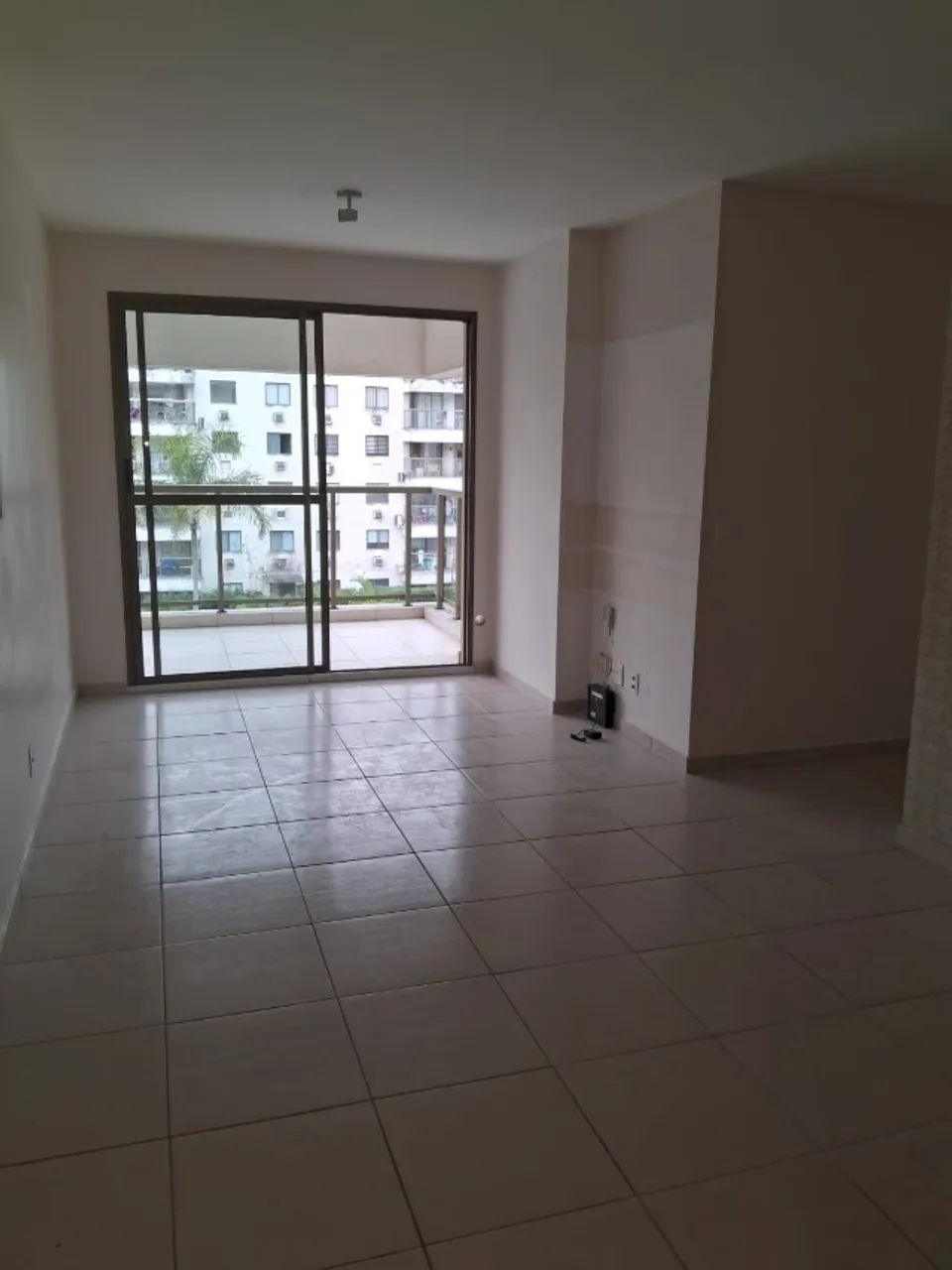 2-bedroom 2-bath apartment with integrated kitchen — photo 2