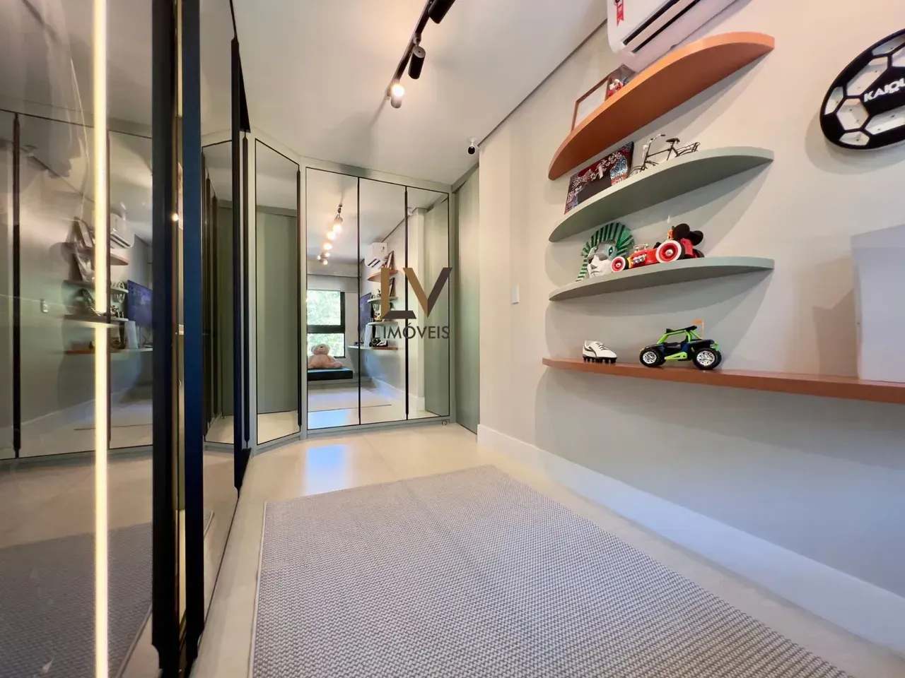 Furnished house with 800 m², 5 bedrooms and open-plan kitchen — photo 35