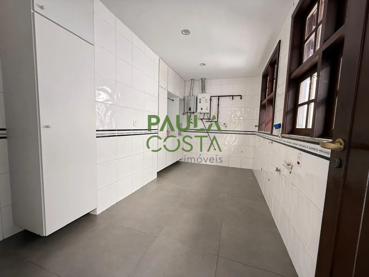 Furnished house with 5 bedrooms and 756 m² plus 4 parking — photo 10