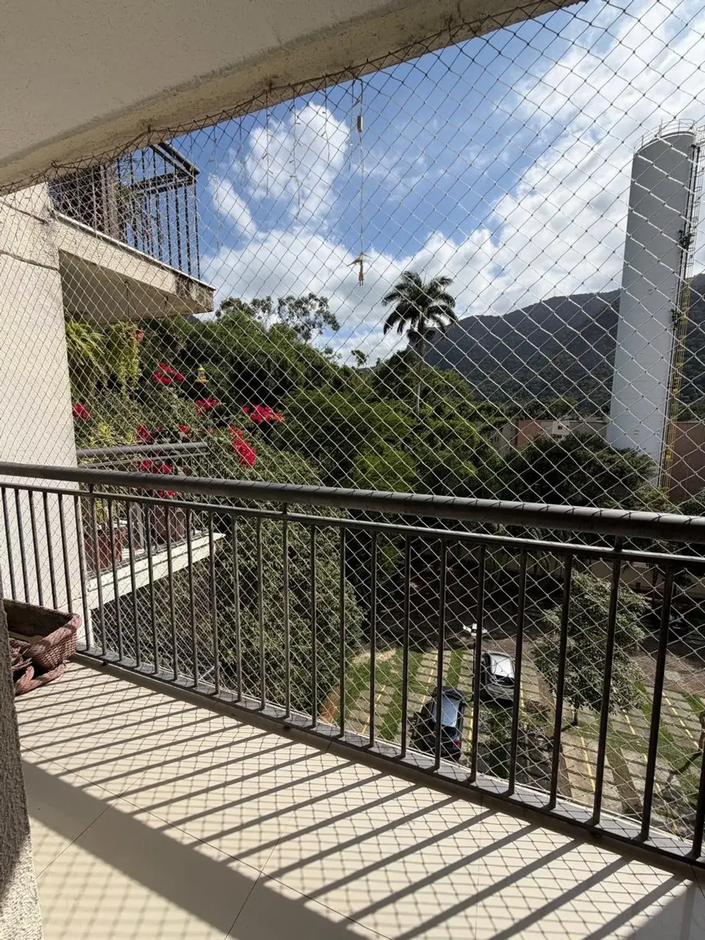4-bedroom apartment with a closed-in balcony — photo 27