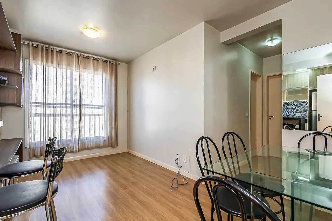 2-bedroom apartment with wood or laminate floors in Curitiba