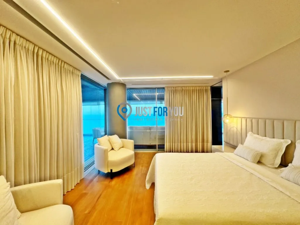 Furnished 1-bedroom apartment with an open-plan kitchen — photo 30