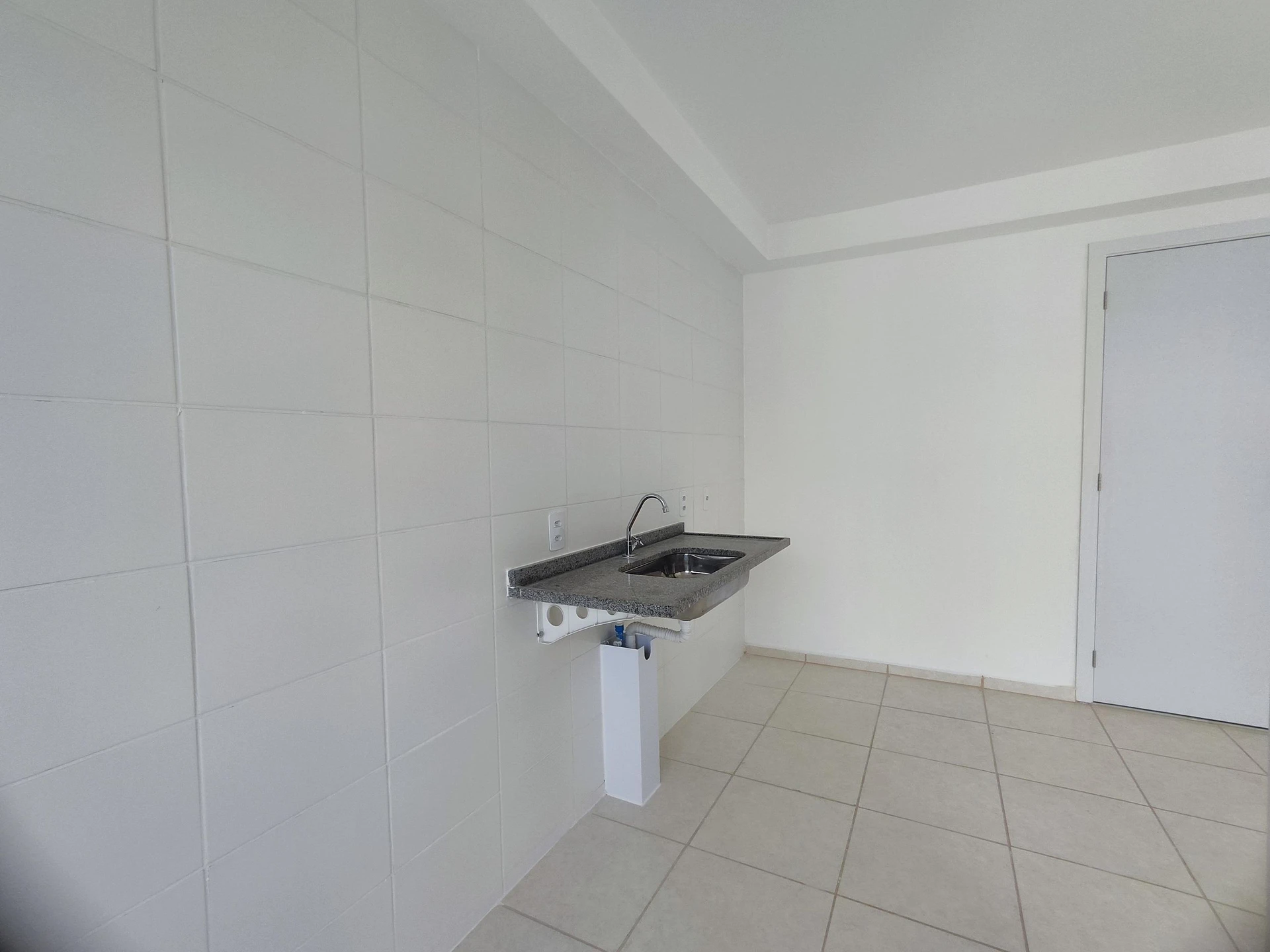 2-bedroom apartment with a balcony and 1 parking spot — photo 10