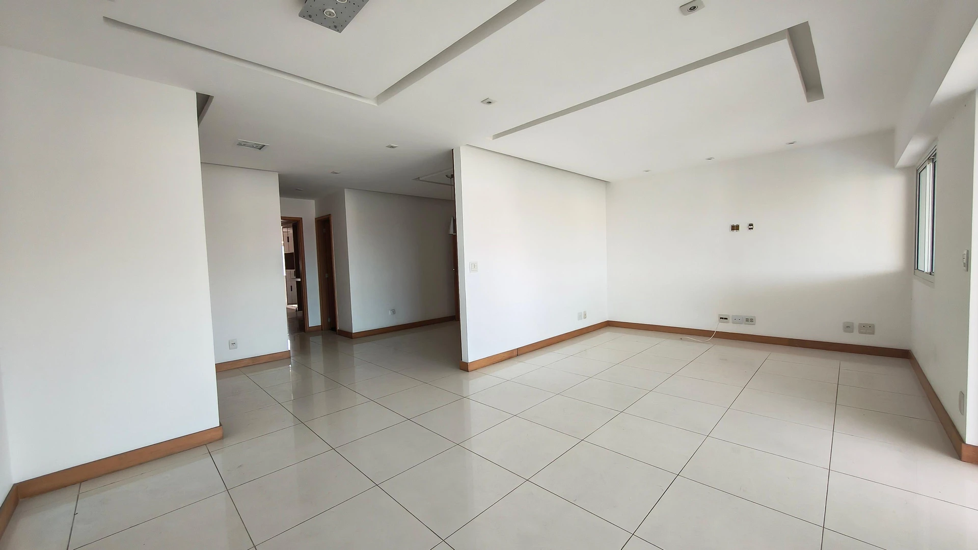 Apartamento com 3 suítes e fogão a gás na cozinha — photo 7
