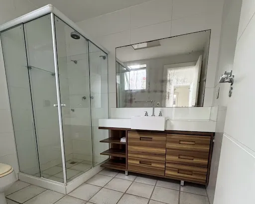 Casa con 5 dormitorios y 3 suites, cocina cerrada a gas — photo 11