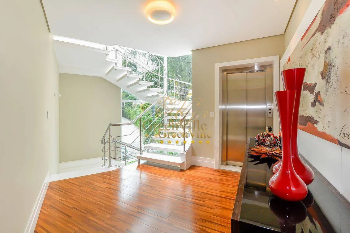 House with 4 en-suite bedrooms and private BBQ — photo 40