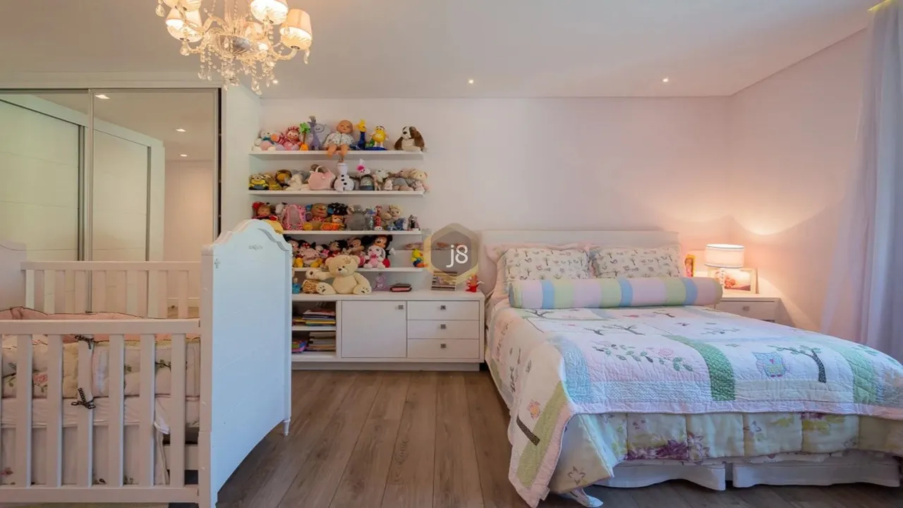 Будинок у закритому комплексі 775 м² з 4 спальнями — photo 18