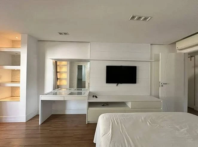 Casa mobiliada com 6 suítes e cozinha independente de 710 m² — photo 21